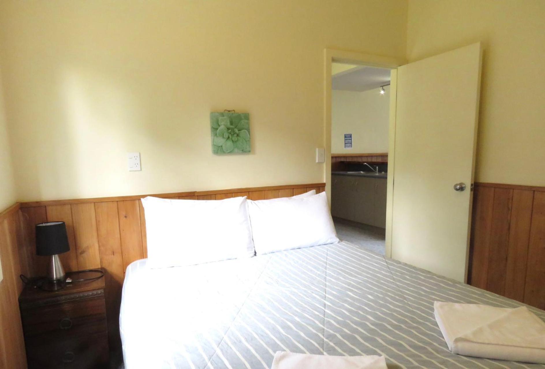 Mystery Creek Motel Rukuhia Exterior photo